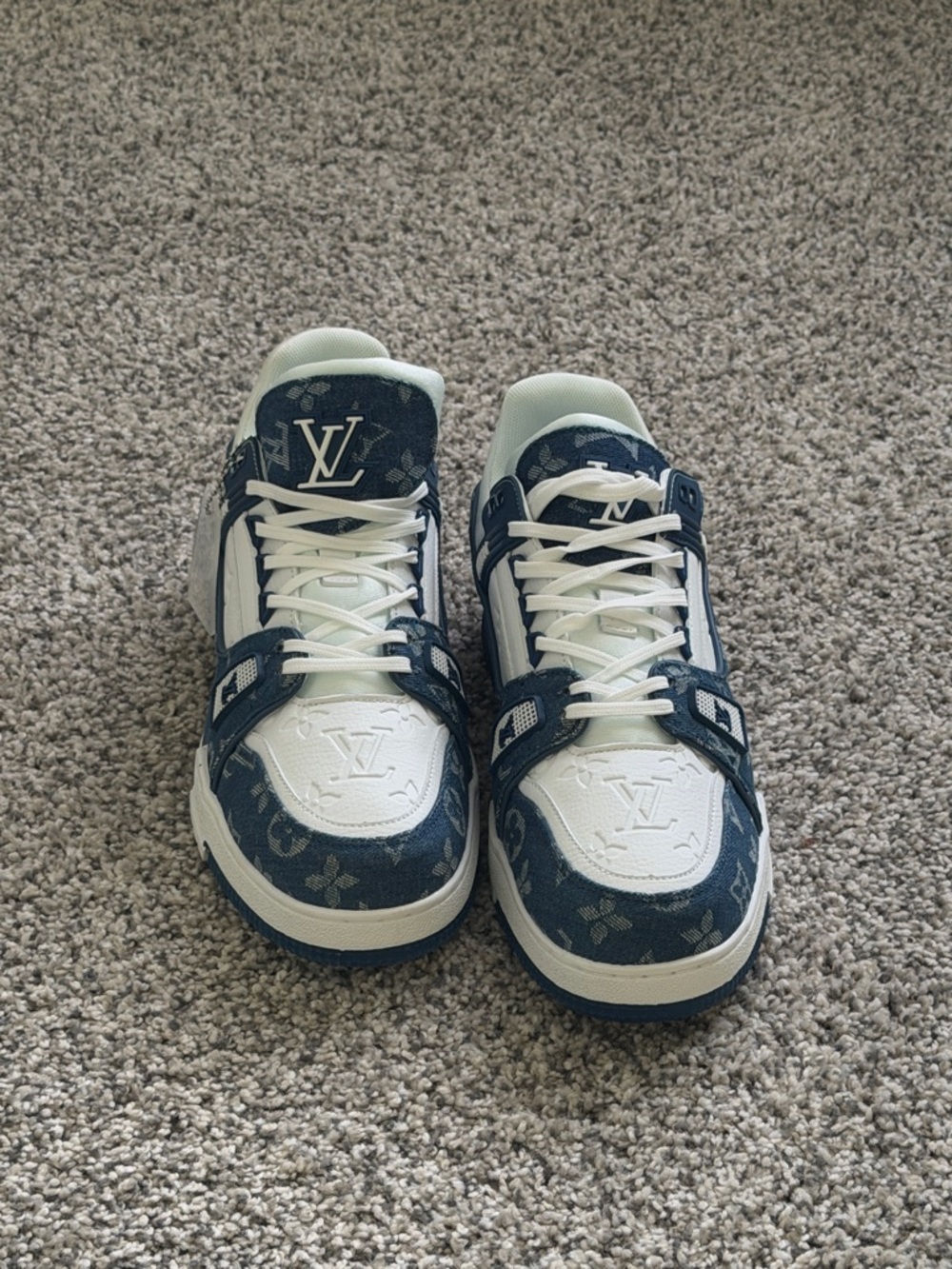 Louis Vuitton Navy and White Low-Top Monogram Sneakers - Picture 3 of 4